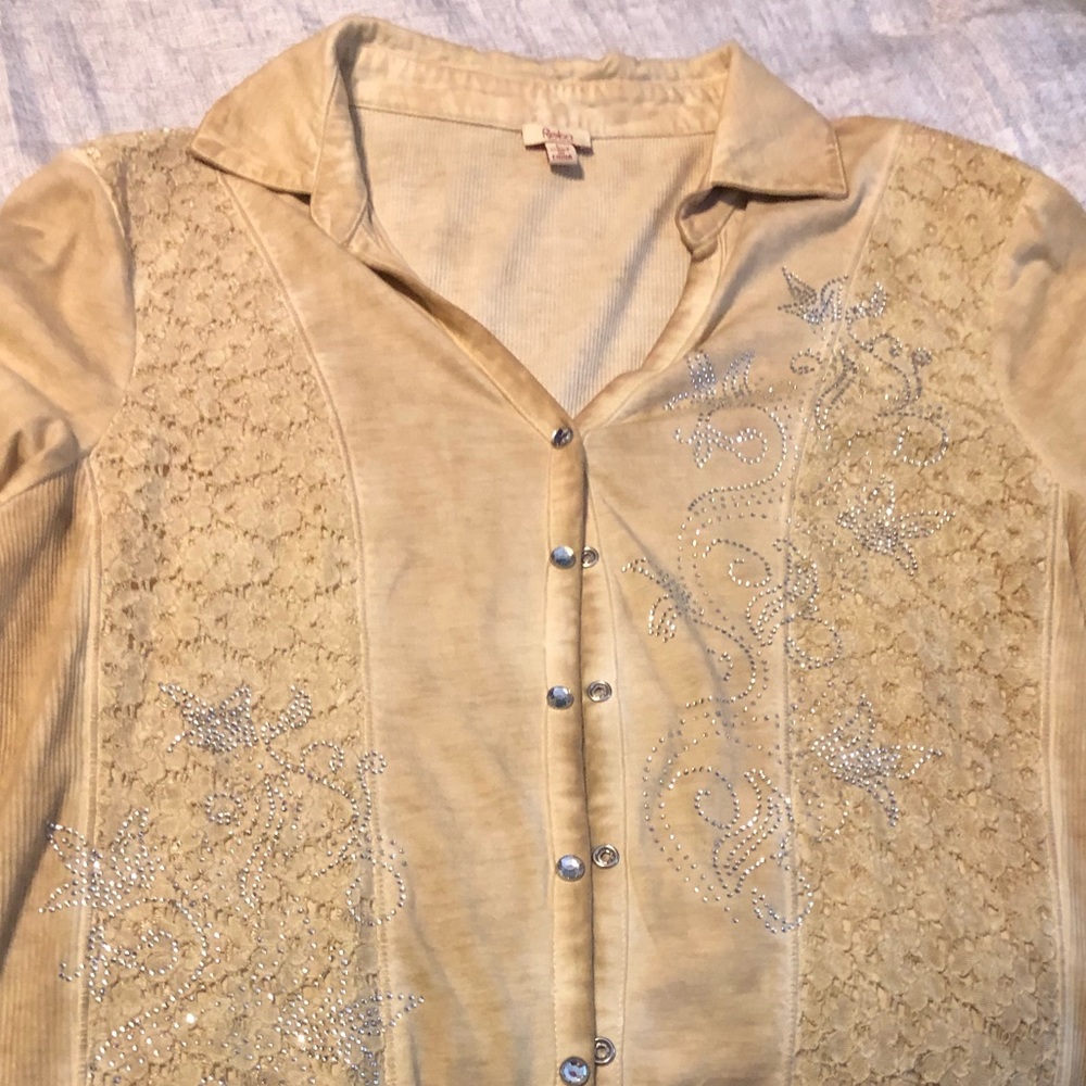 Reba NWT Pearl Snap Lace & Rhinestones Top